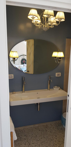 Bathroom 5, Rosa Dei Venti Ponza, Latina