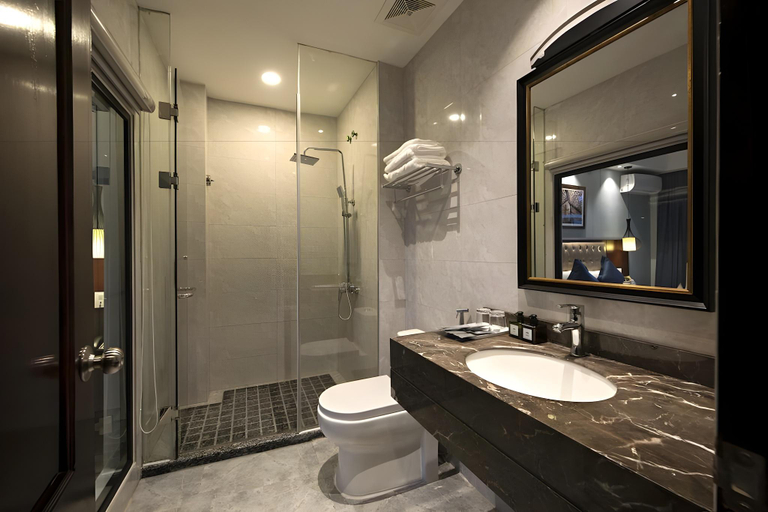 Bathroom 5, Vangvieng Night Market Resort, Vangvieng