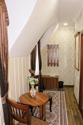 Others 4, Ridvan plaza, Qibray