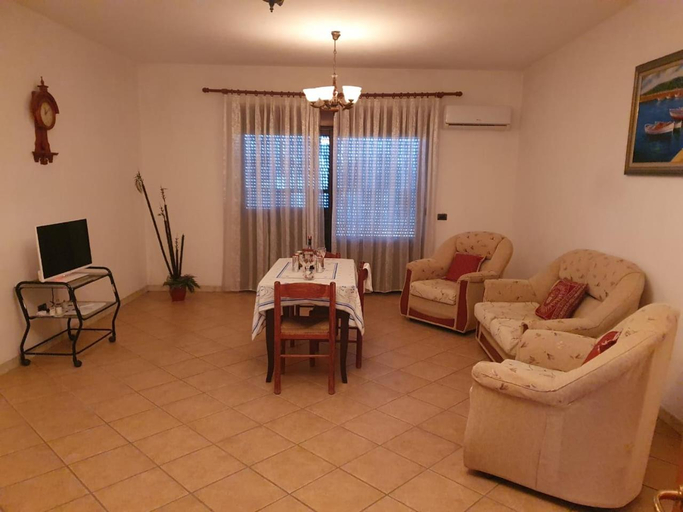 Others 5, Villa ITALIA, Durrësit