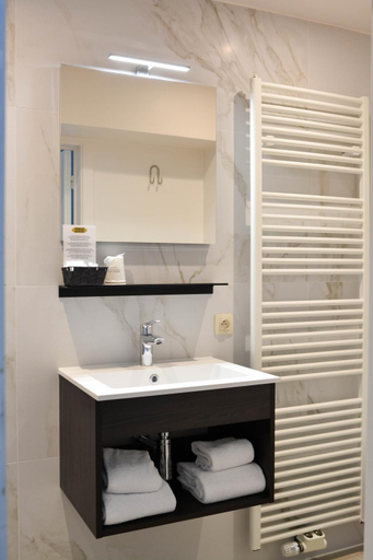 Bathroom 4, Hotel Maraboe, West-Vlaanderen