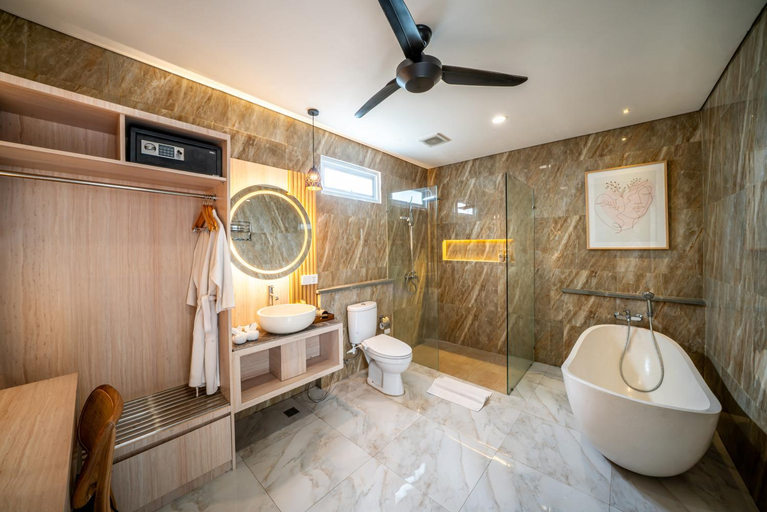 bathroom 18