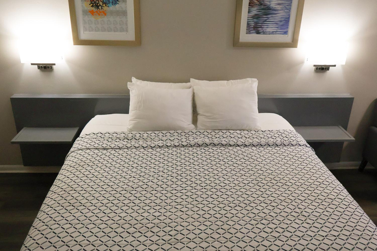 Bedroom 2, Economy Inn Historic District, Saint Johns