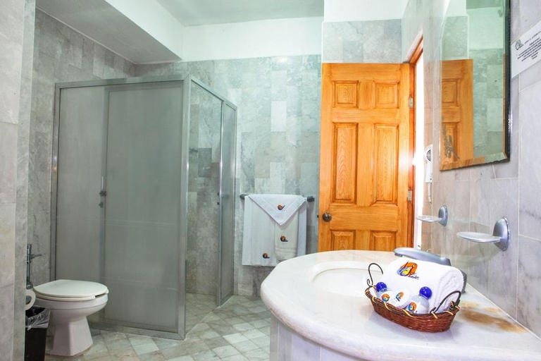 Bathroom, Hotel la Alondra, Cihuatlán