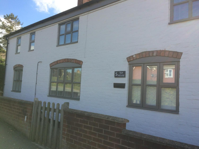 Others 4, Top House, Powys