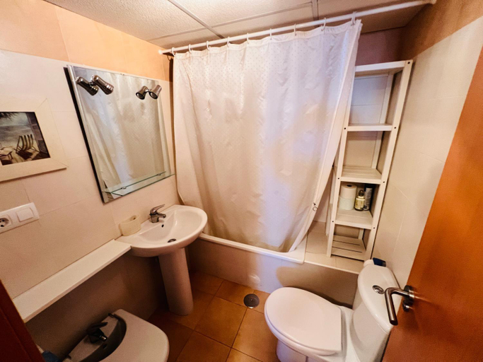 Bathroom 4, Punta Cormoran by Alina365, Murcia