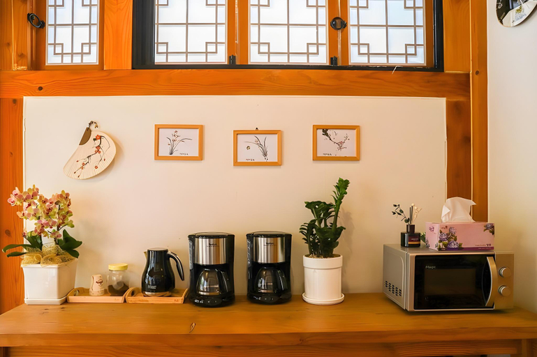 Food & Drinks 2, Leega Hanok, Jeonju