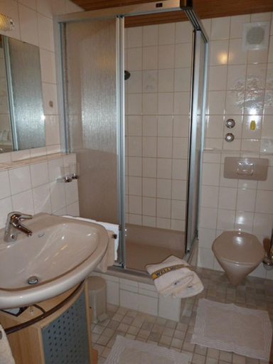 Bathroom 4, Haus Elisabeth, Garmisch-Partenkirchen