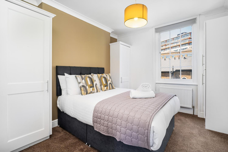 Bedroom 2, Paddington Central Apartments, London