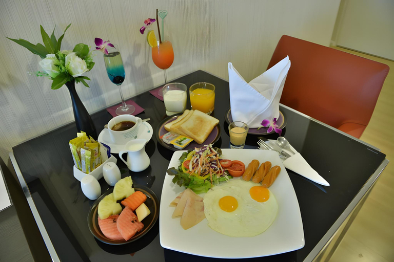 Food & Drinks 5, Icheck Inn Residence Sukhumvit 1, Wattana