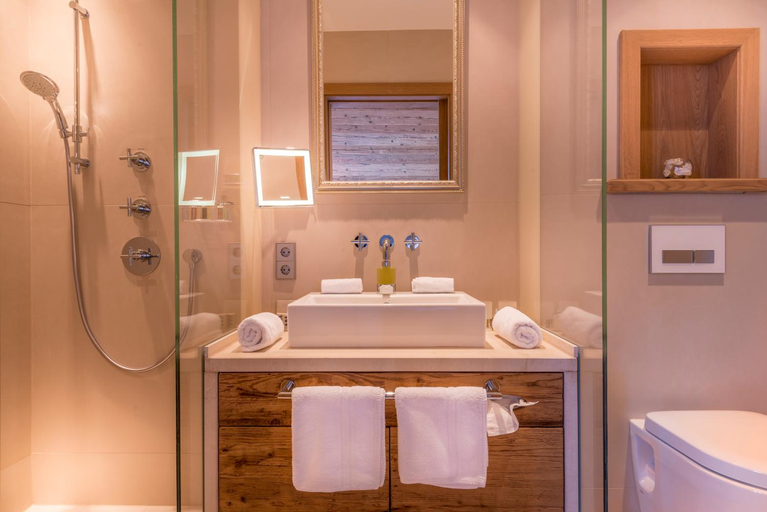 Bathroom 4, Circle Chalets Arlberg am Golfplatz Ski in - Ski out, Bludenz