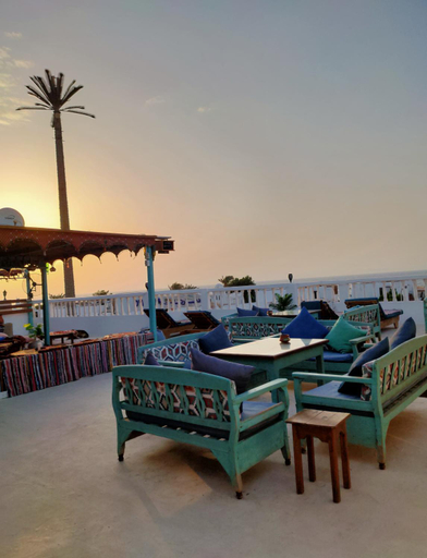 Food & Drinks 5, Ghazala Oasis, Sant Katrin