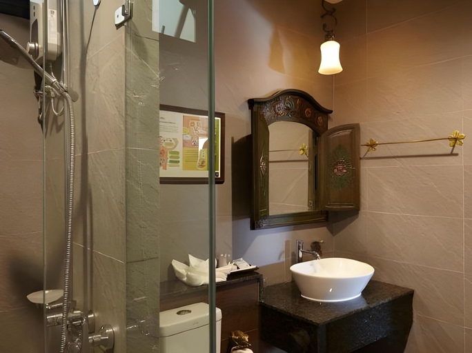 Bathroom 5, Rain Tree Khao Yai Hotel, Pak Chong