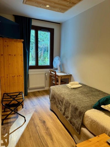 Bedroom 2, Hotel et appart'hotel de l'Hermitage, Haute-Savoie