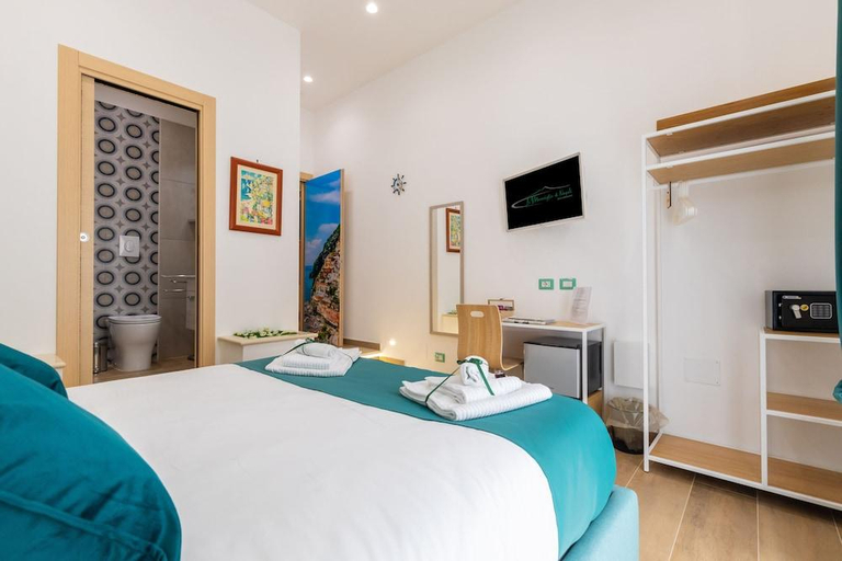 Bedroom 2, Le Meraviglie Di Napoli, Napoli