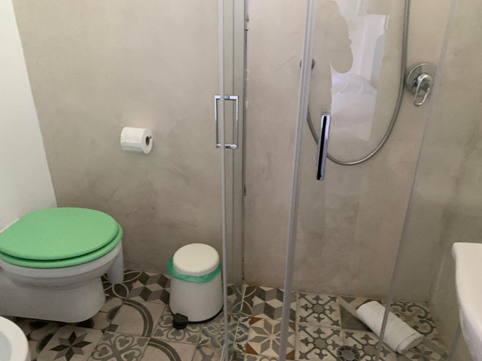 Bathroom 3, La Bergerie Isolabella sea view B & B, Messina