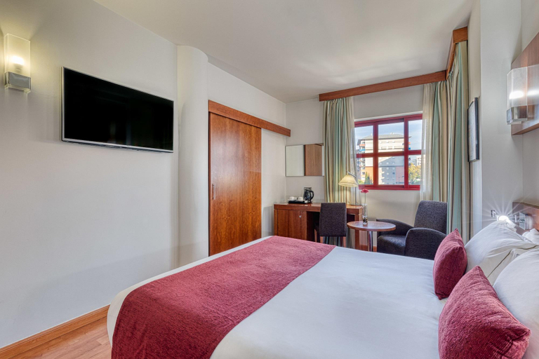 Bedroom 3, Senator Huelva, Huelva