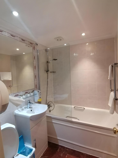 Bathroom 3, Smart Hyde Park View Hostel, London