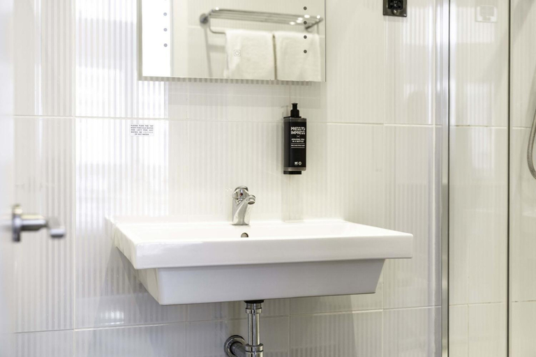Bathroom 4, Heeton Concept Hotel - Kensington London, London