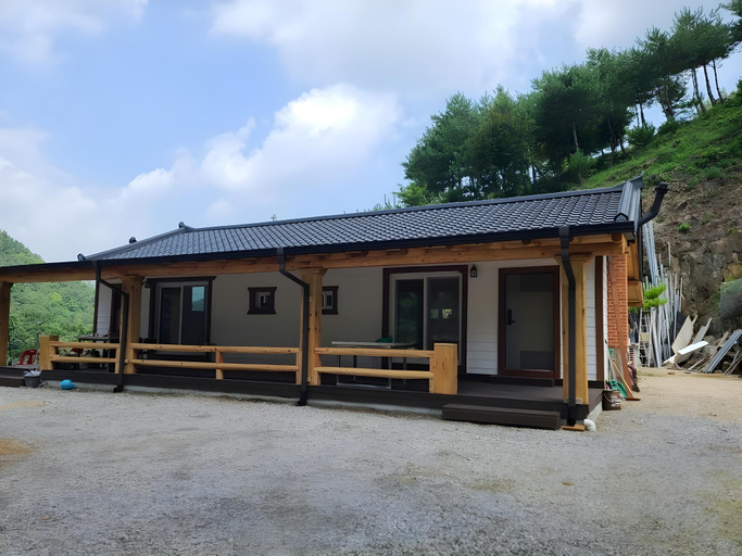 Exterior & Views 1, Choi Yeonggol BNB, Yeongwol