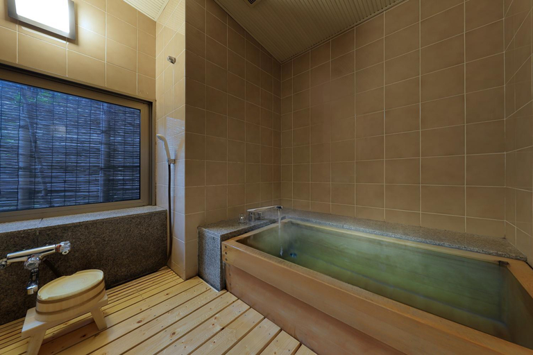 Bathroom 4, Bankokuya, Tsuruoka