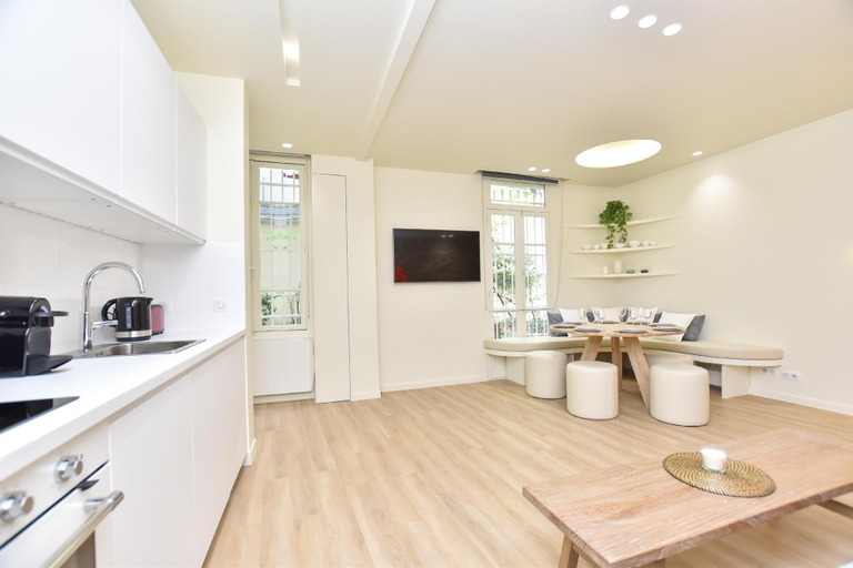 Others 4, Spacious apartment -3BR/8P- Moulin Rouge, Paris