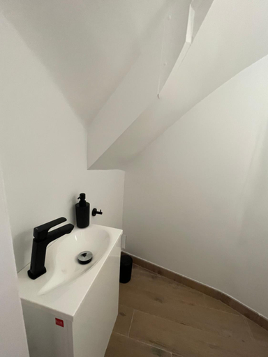 Bathroom 5, La Métairie, Indre-et-Loire