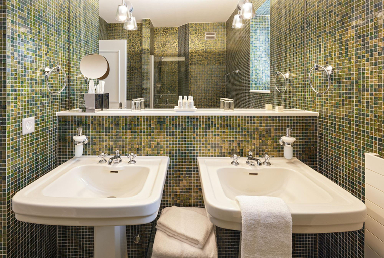 Bathroom 4, Hotel Roessli, Zürich