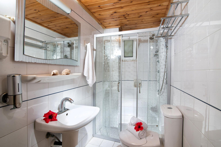 Bathroom 3, Erofili Apartments, Crete