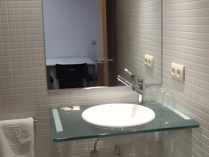 Bathroom 5, Hotel Casa Del Mar, Girona