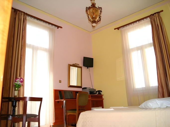 Bedroom 2, Diethnes Hotel, Attica