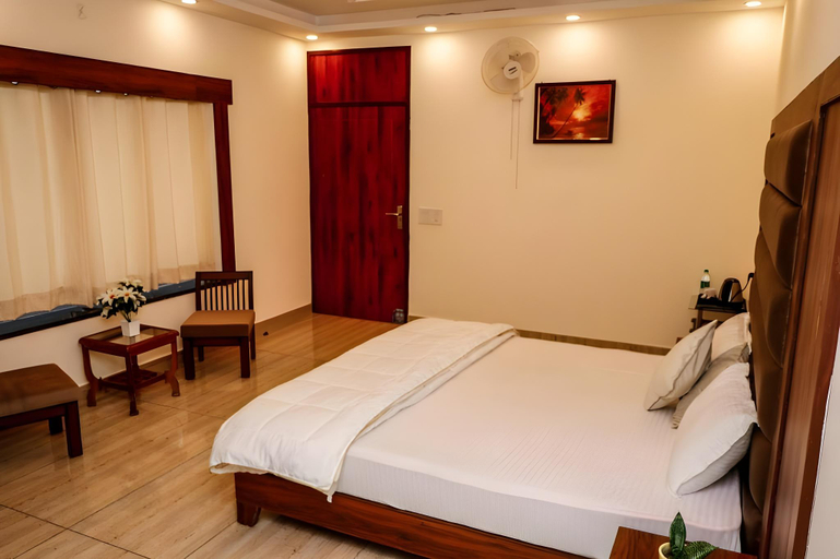 Bedroom, Hotel 4 Seasons Restaurant & Cafe, Dehradun