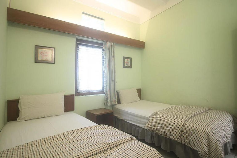 Bedroom, Hotel Villa Rawa Pening Pratama by Aparian, Semarang