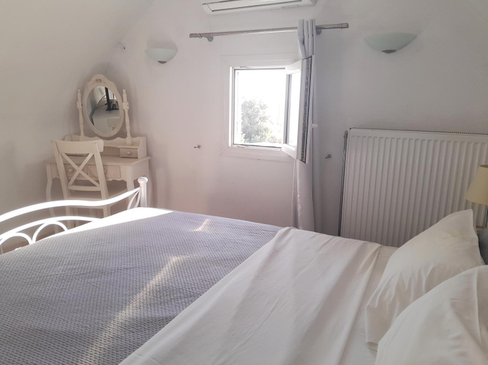 Bedroom 3, Atlantis - by S paradise - outdoor jacuzzi & seaview, South Aegean