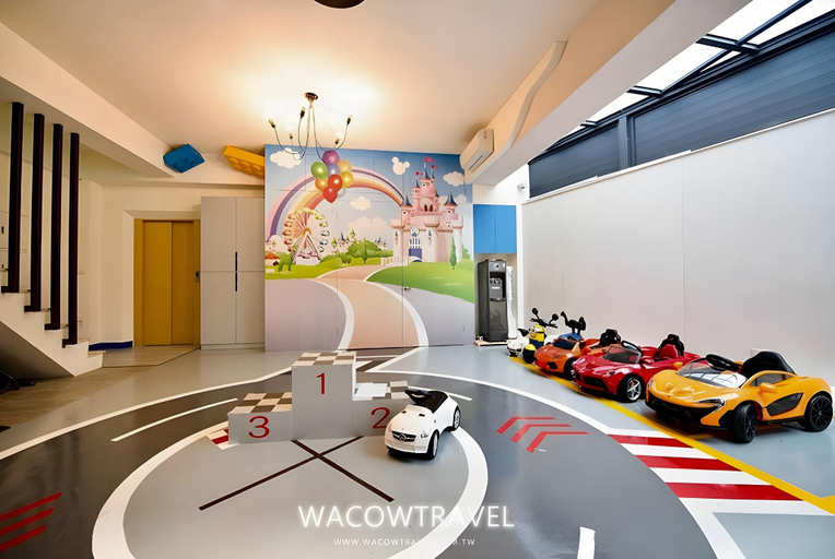 Others 4, fun holiday family hostel, Tainan