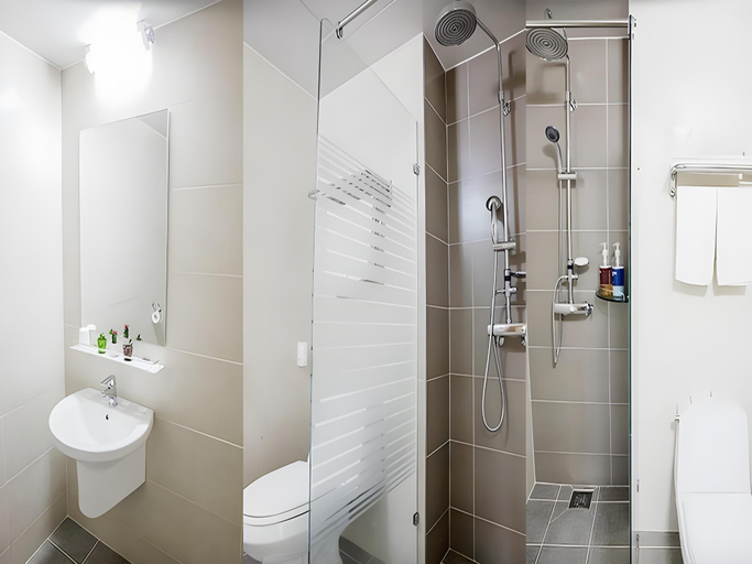Bathroom 3, Ra Tourist Hotel, Jeju