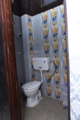Bathroom, Hotel Accurate, Garhwal