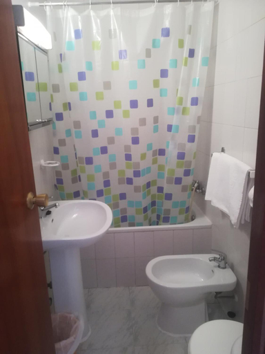 Bathroom 2, Pension La Linea, Murcia