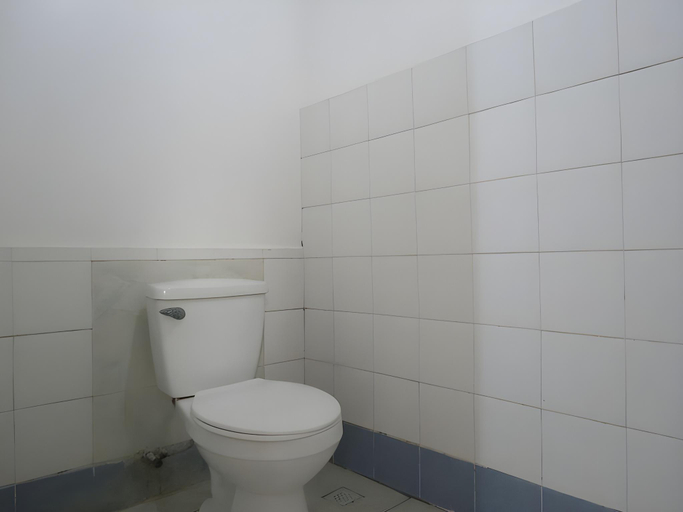 Bathroom 5, Anilao Scuba Dive Center Resort, Mabini