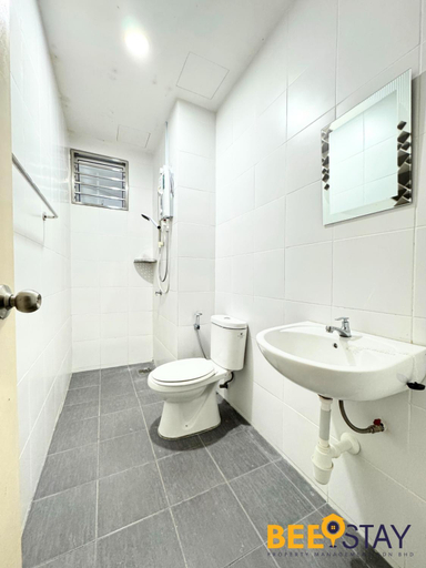 Bathroom 3, Taiping Crystal Creek Condo Pool Gym Netflix, Larut and Matang