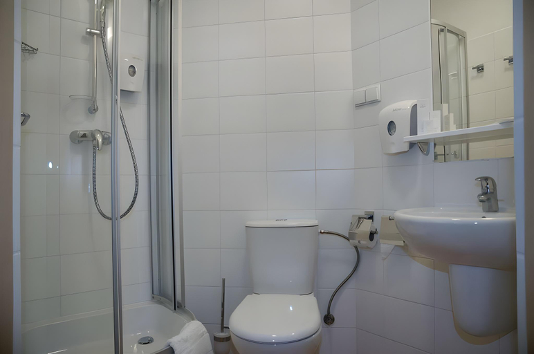 Bathroom 5, Quality Silesian Hotel, Katowice City
