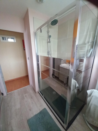 Bathroom 2, Le carre vert, Maine-et-Loire