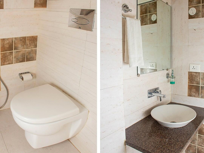 Bathroom 4, Hotel Rk Grand, Varanasi