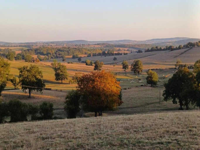 Others 4, Holiday Home in Isenay near Lake and Forest, Nièvre