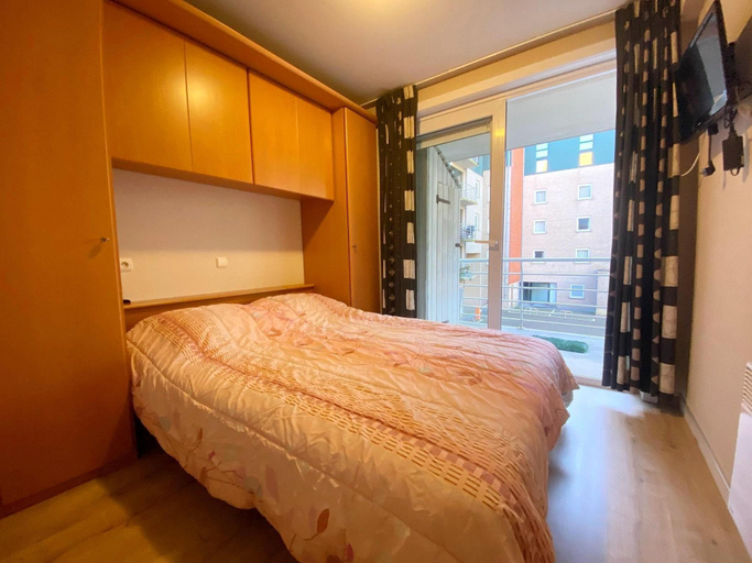 Bedroom, Apartment in Nieuwpoort near the Beach, West-Vlaanderen