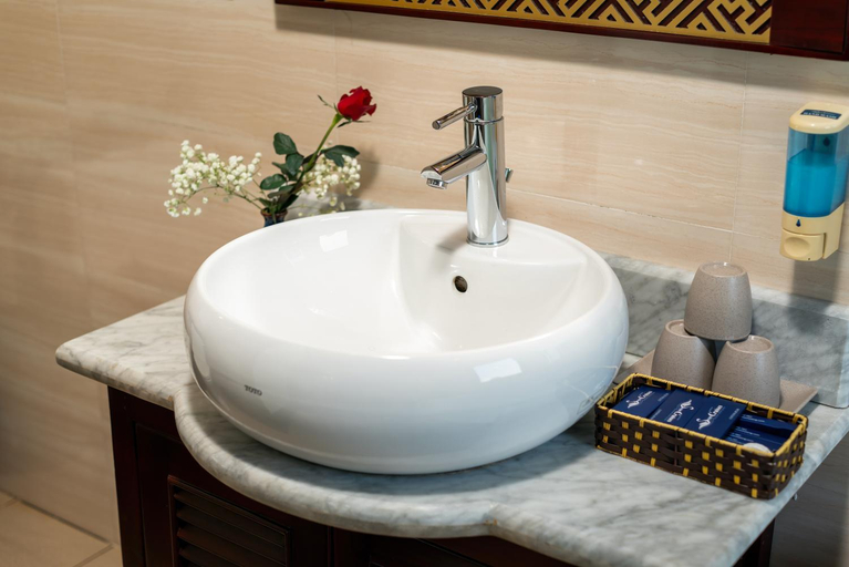 Bathroom 2, Swan Cruises Halong, Hạ Long