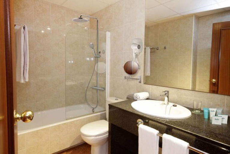 Bathroom 3, Hotel Ilusion Markus & SPA, Baleares