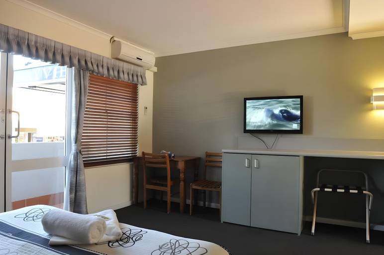 Bedroom 2, Bayview Hotel Woy Woy, Gosford - West