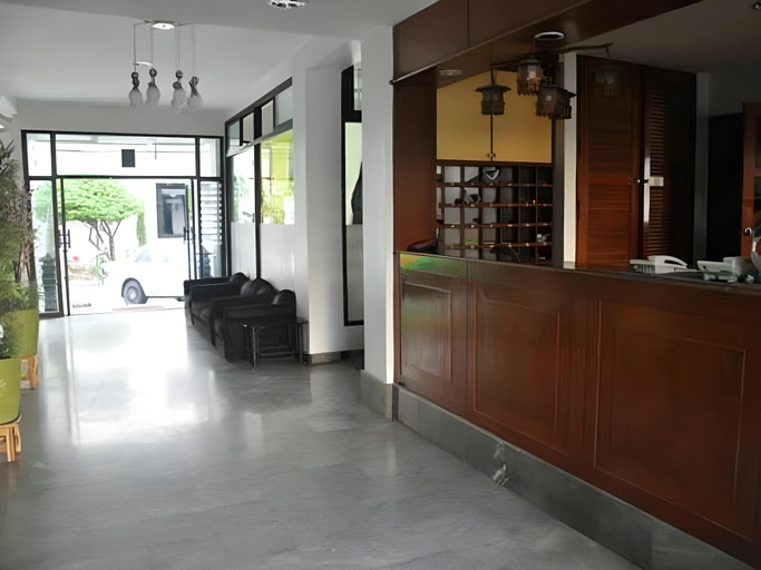 Others 4, Baan Keaw Mansion, Din Dang