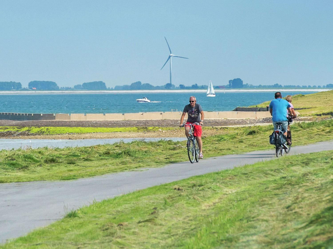 Others 3, Chalet in Zeeland with Sauna by the Water, Kapelle